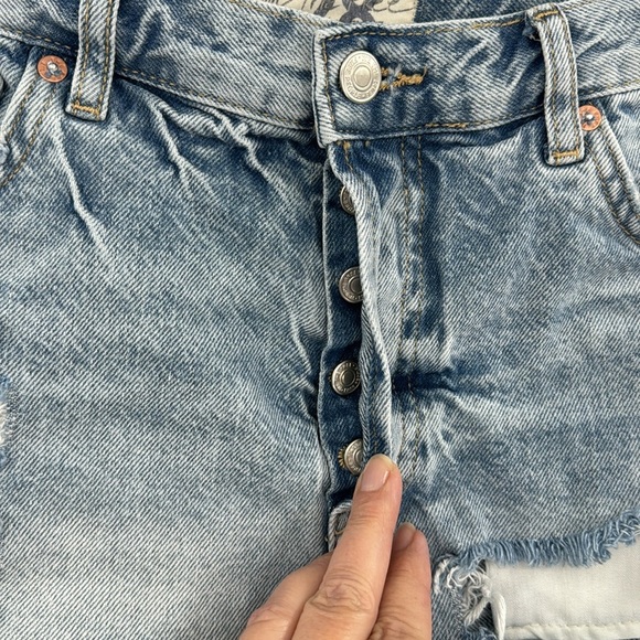 We The Free Button Fly Distressed Destroyed Frayed Denim 28 - Picture 4 of 6